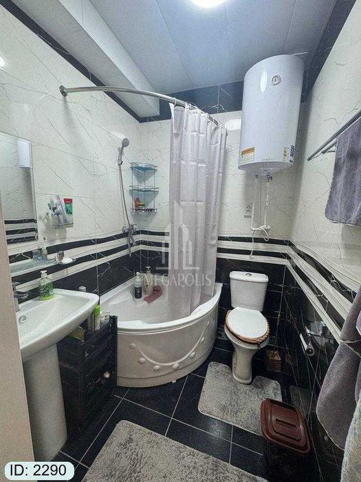 SOTILADI №2290 Kritiy 17 maktab 3xonalik uyimiz sotuvda