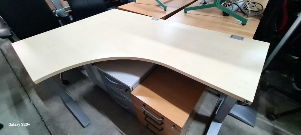 Немско бюро регулируемо повдигане оборудване