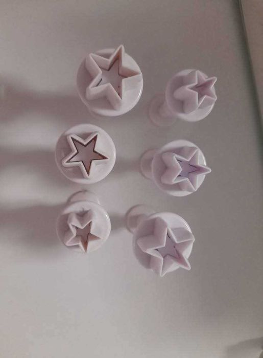 Decupatoare pentru lut polimeric