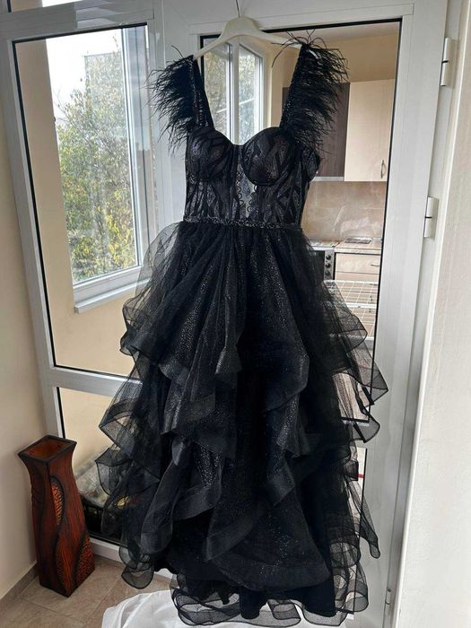 Черна блестяща принцеска бална рокля