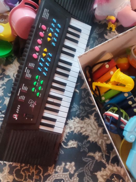 Продам детские муз.инструменты б/у