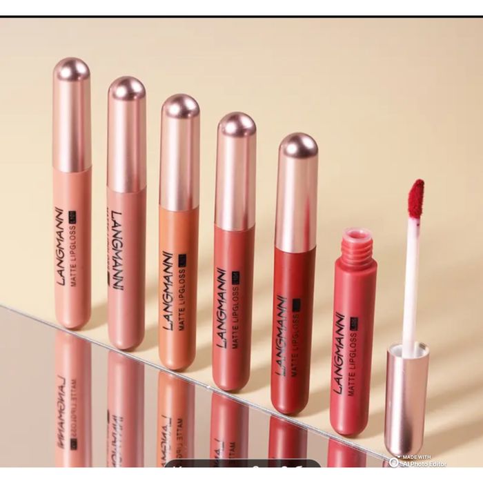 Гланц за устни на супер цена