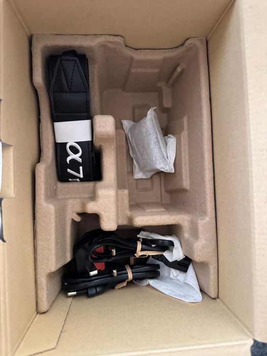 Sony A7IV почти не изполвано с гаранция