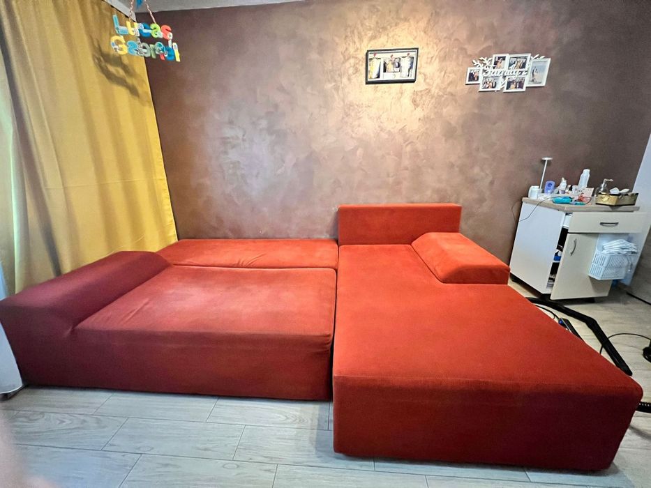 Coltar living extensibil pe dreapta Hugo, cu lada, caramiziu