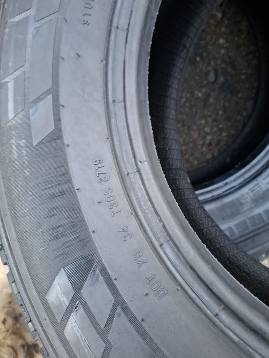 Vand 2 anvelope 215 70 15 c pireli de iarna