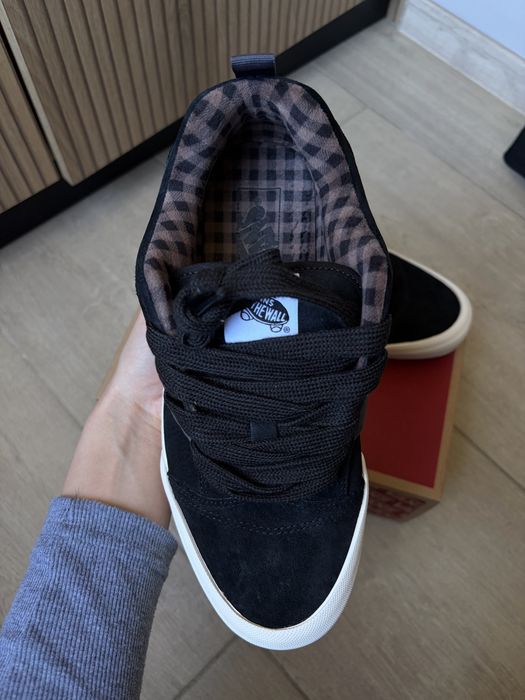 Абсолютно нови оригинални Vans Knu Skool.