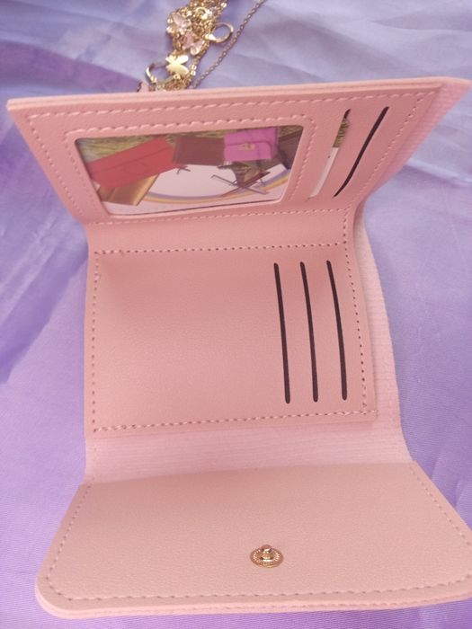 Дамско портмоне с комплект бижута