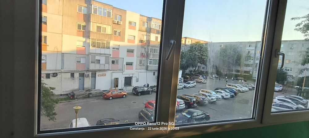 Proprietar - Vând apartament 2 camere decomandate, etaj 2/4, Inel 2 - Marvimex, centrală gaze, poziționat sud