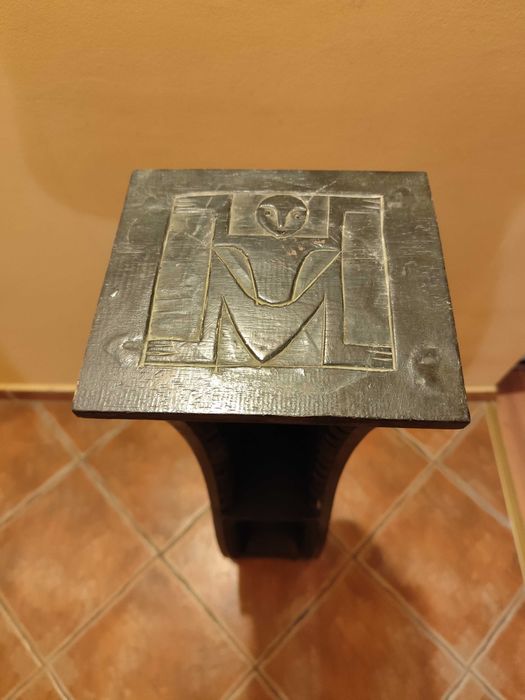 Оригинална, дървена стойка - поставка за дискове