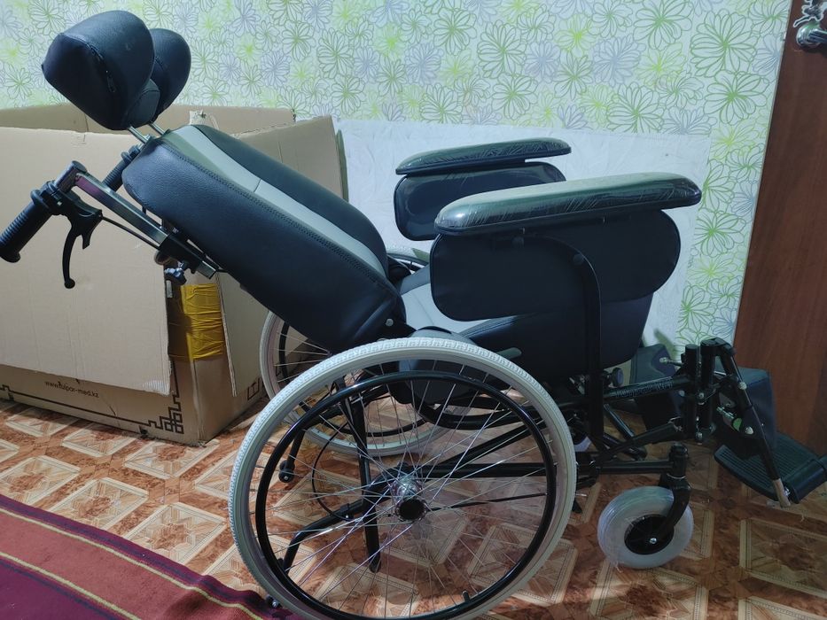 Продам Инвалидная . Кресло- Каляска