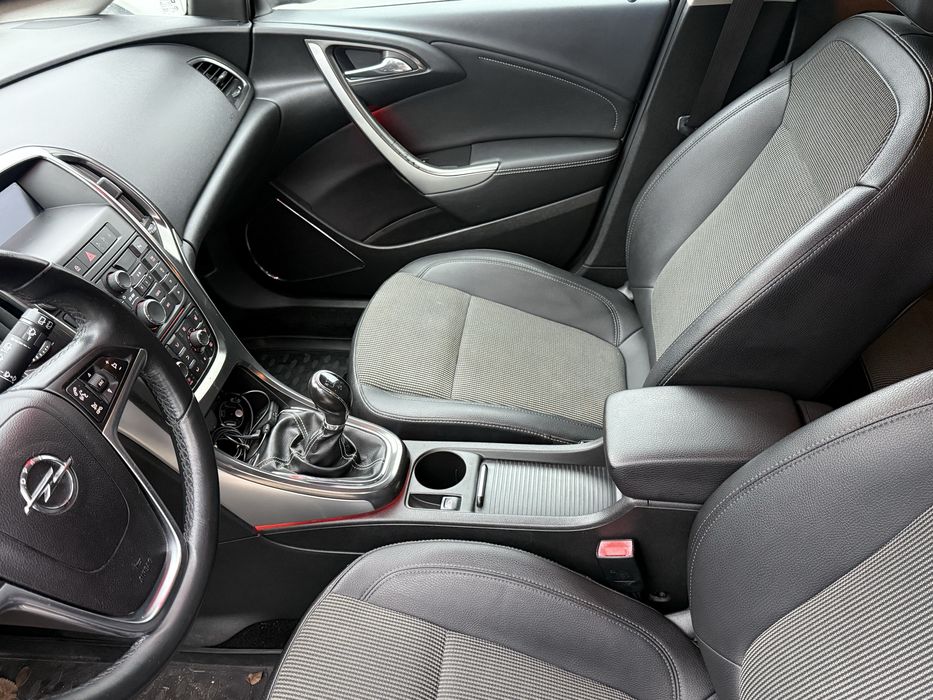 Opel Astra J - 2010 - DEFECT