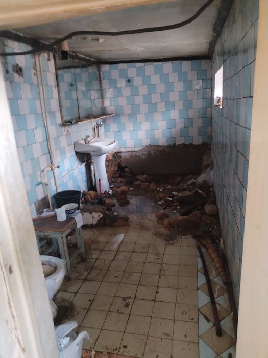 Продаётся дом. 2х комнатный. Площадь 97кв/м. Общий двор.