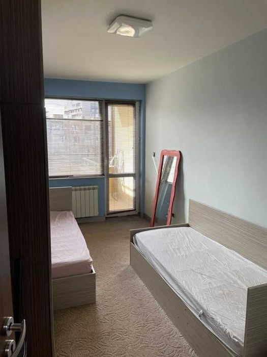 Отдавам под наем тристаен апартамент до Камела