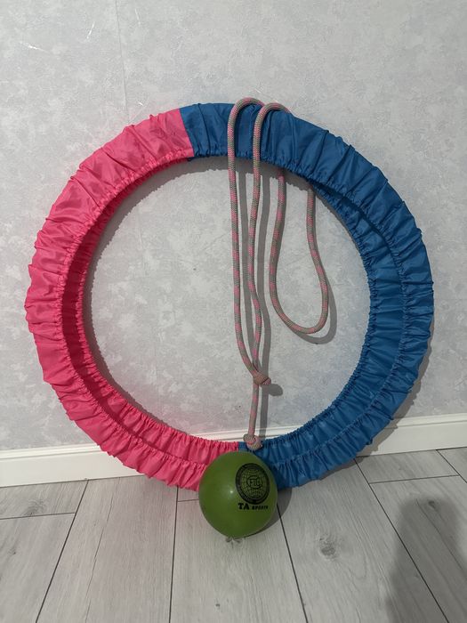 Обруч и скакалка для гимнастики