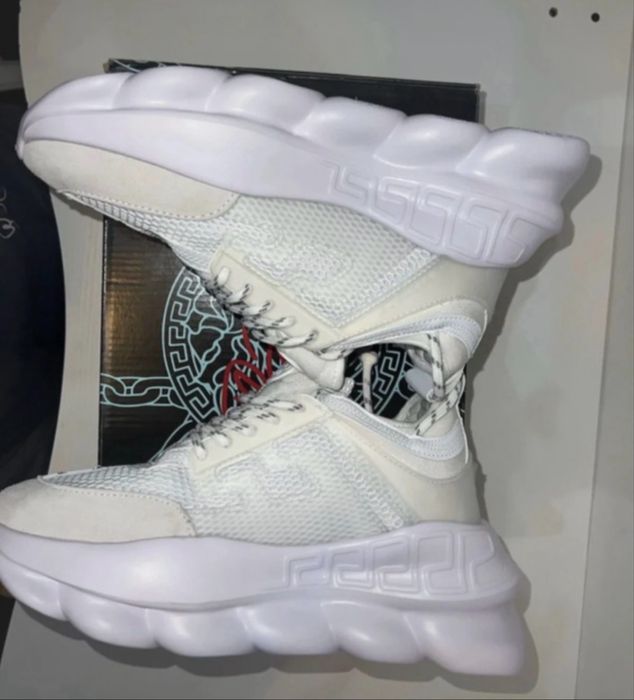 Versace chain reaction