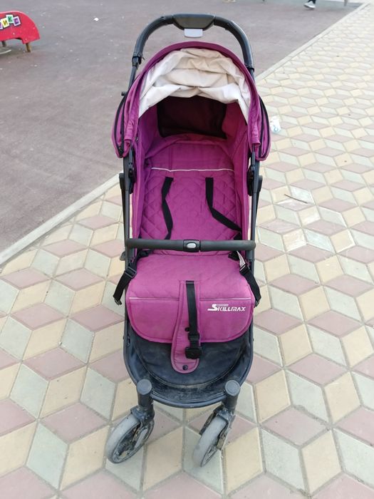 Продаем девичью коляску