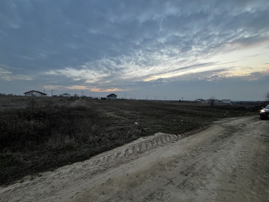 Vand teren intravilan 1578 mp in comuna Malu Mare