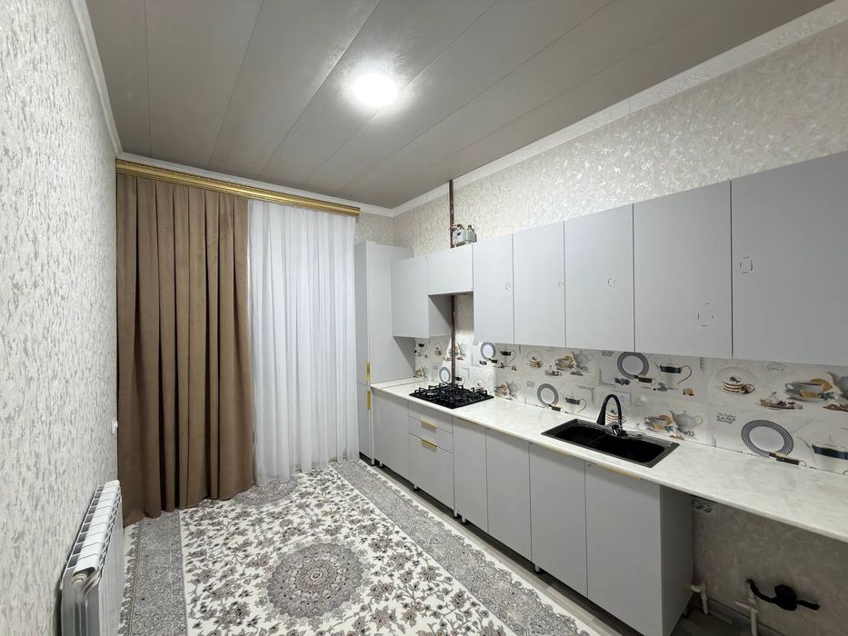 Урганч шахар КАМИШ ГАМБУРГ ёнида Янги домда  1 хонали кв сотилад