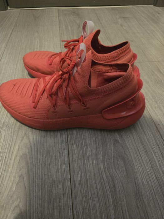 Under Armour (nu armani, nu amiri, nu dolce, nu nike, nu versace)