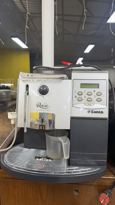 Продам кофе машинку saeco