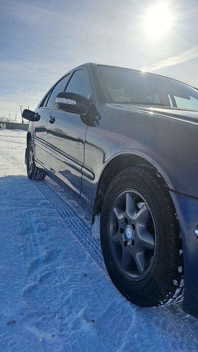 Продаю мерседес с180