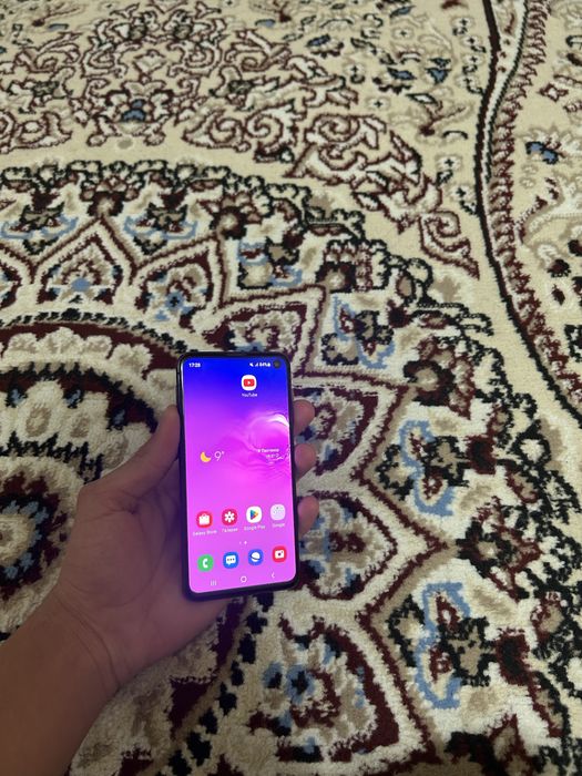 Самсунг с10е в идеальном состоянии