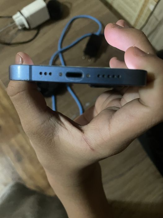 обениваю iPhone 13 на мопед