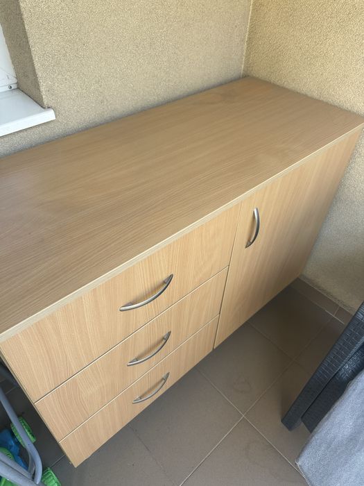 comoda cu 3 sertare si usa