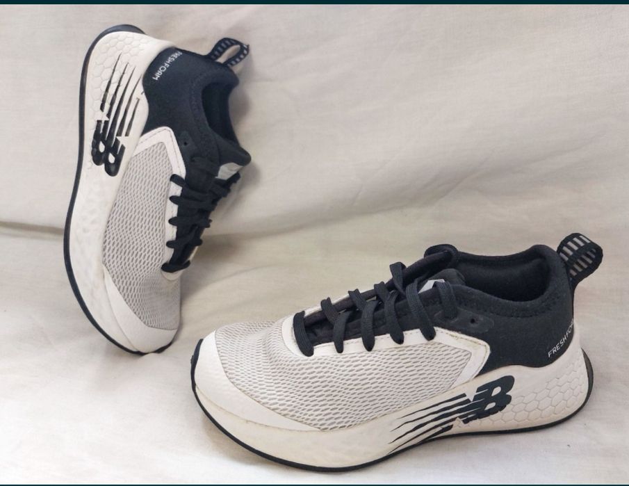 Adidasi New Balance 30