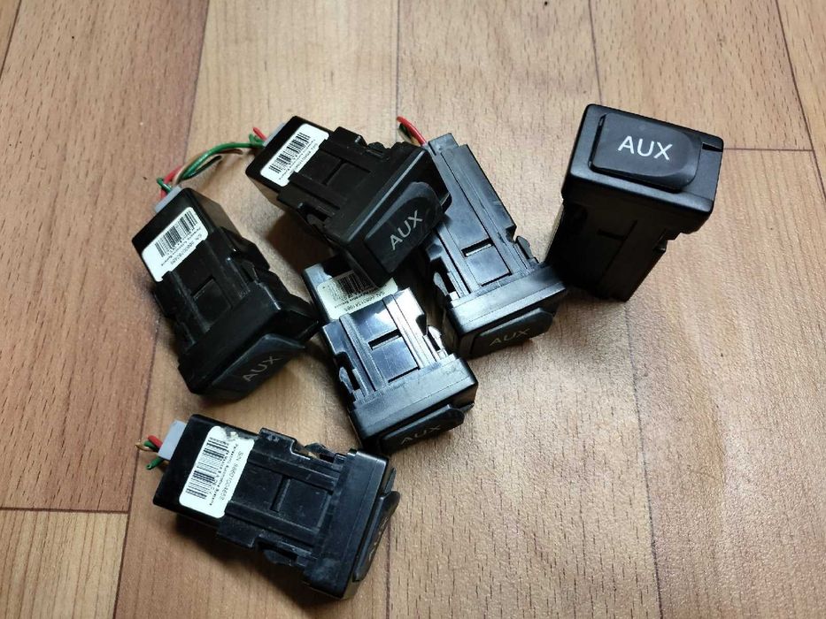 Продам Адаптер магнитолы Разъём AUX Lexus / Toyota