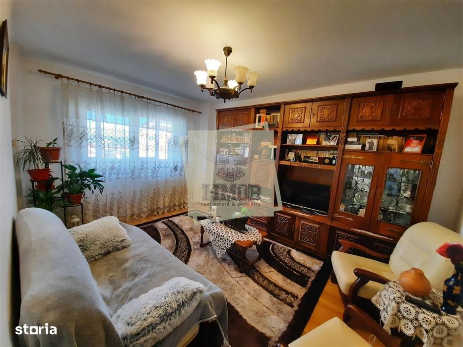 Apartament cu 4 camere 2 bai balcon si pivnita de vanzare pe Mihai Vit — fotografia 2