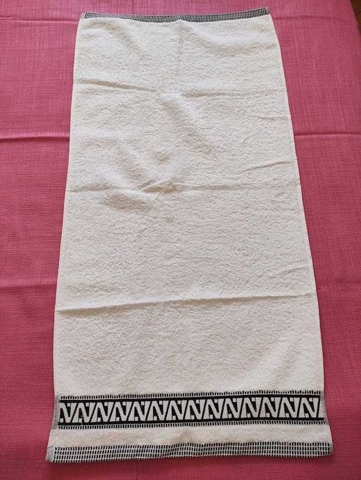 Комплект от 2 нови памучни хавлиени кърпи, 50х95 см.
