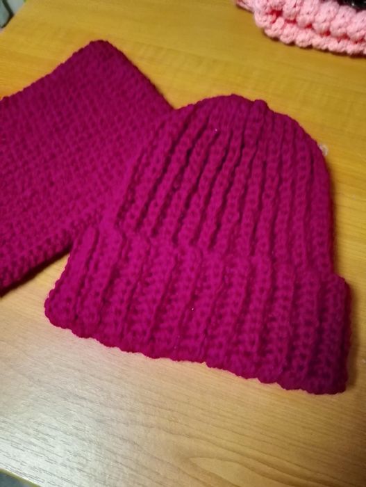 Шапка с шал ,зимна ръчна изработка