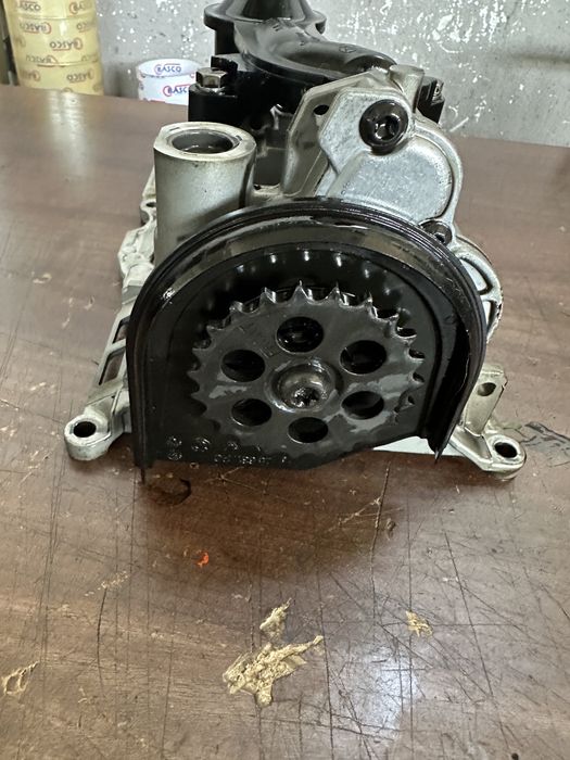 Pompa ulei bmw f10 f30 f25 x3 2.0d N47 d20c