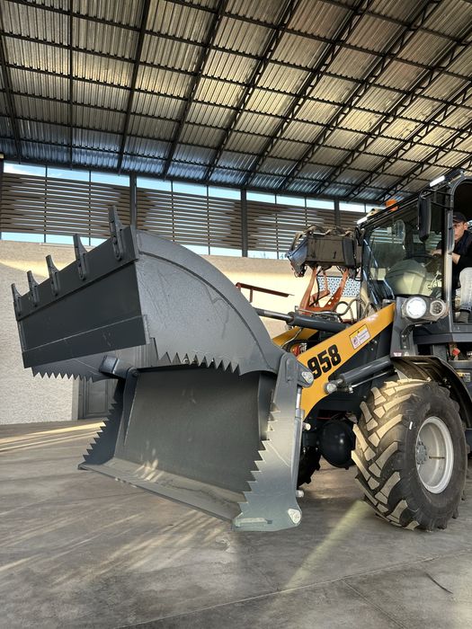 Экскаватор погрузчик