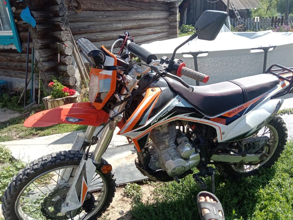 Продам рейсер эндуро 200 есть торг