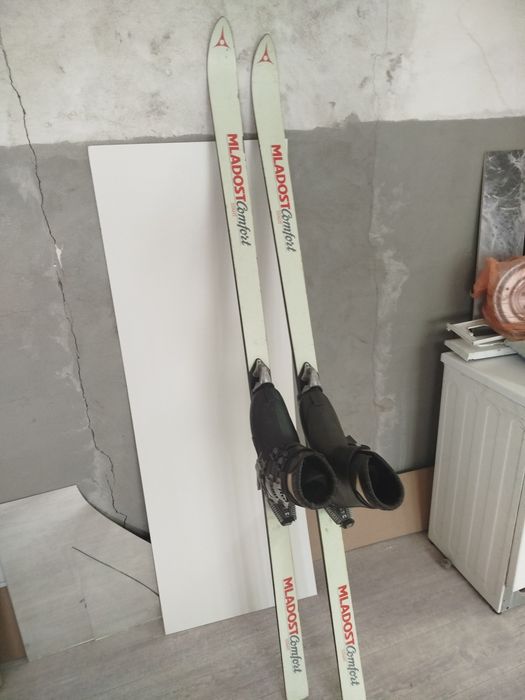 Продам горные лыжи