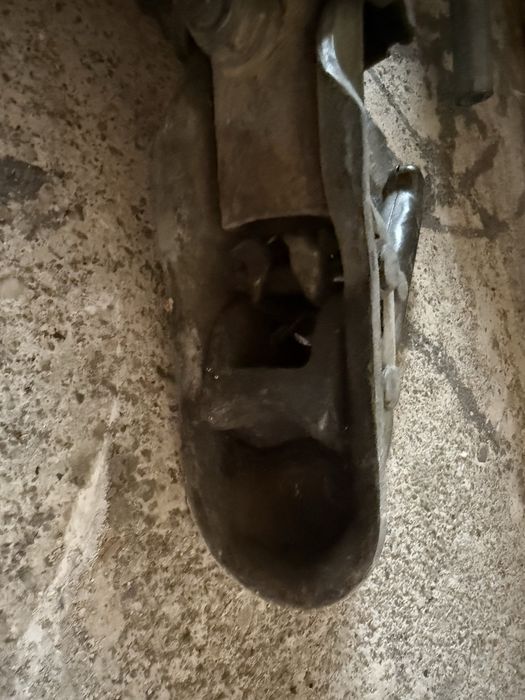 Protap cu frână inerțială KNOTT KF20 (2000 kg)