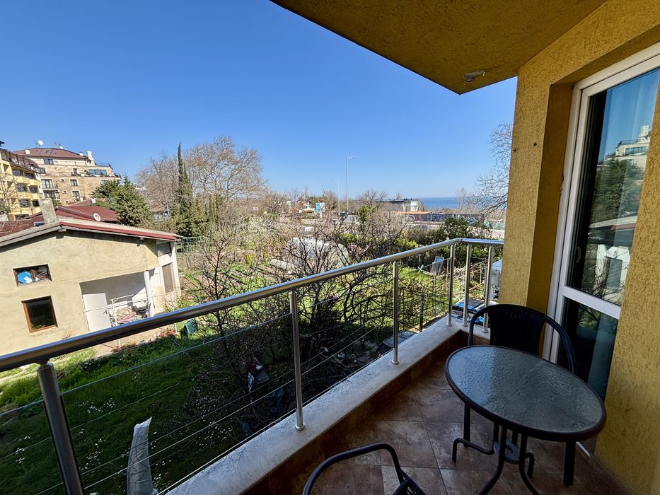 Дава се под наем Двустаен апартамент в Варна, Бриз - 65 кв.м за 747.66 € - Снимка #1