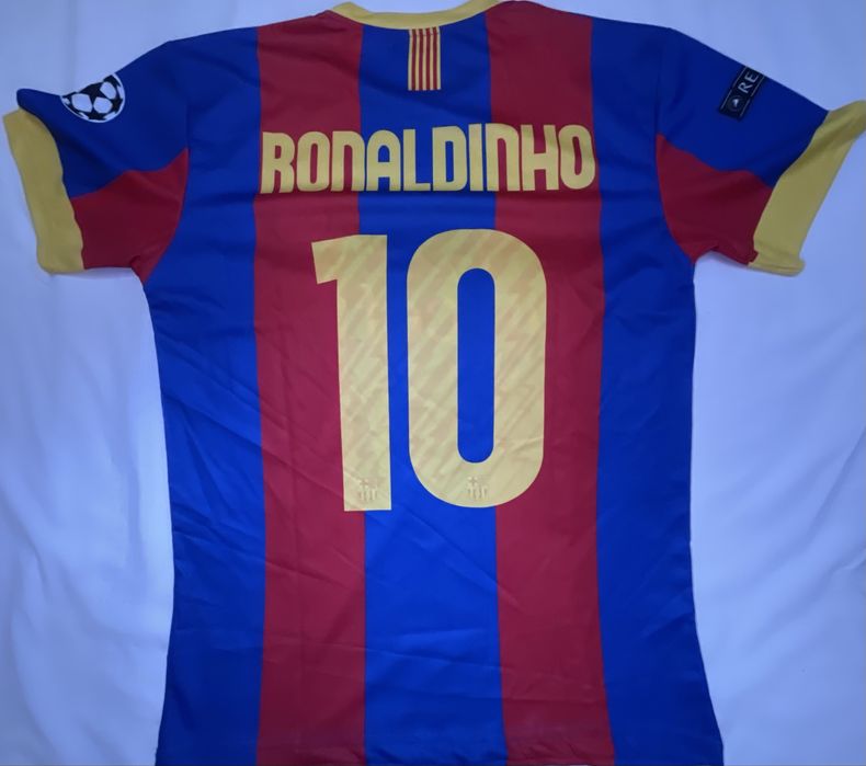 Tricou fotbal ronaldinho/barcelona (marimea M)