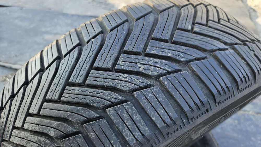 2бр гуми 205 60 16 дот 20 мишелин