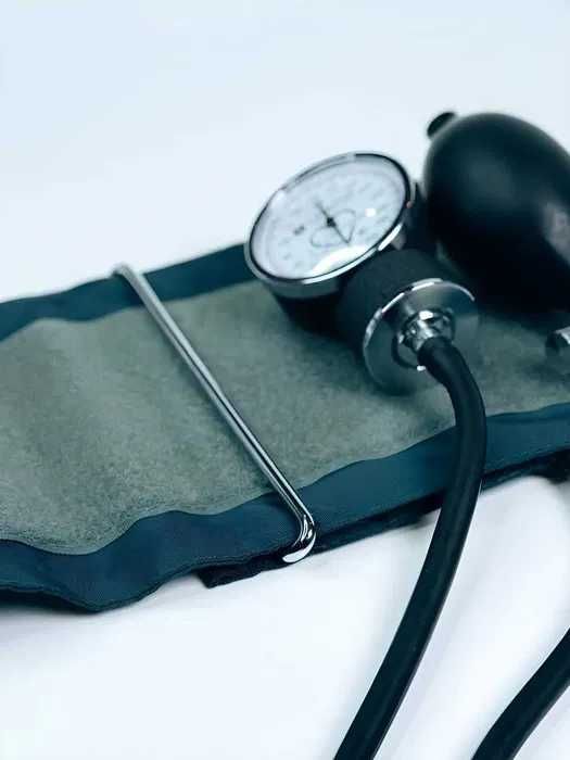 Тонометр для измерении давления c фонендоскопом. Давления ўлч