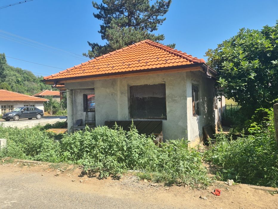 Продава се Къща в Берковица - 100 кв.м за 700 €/кв.м - Снимка #2