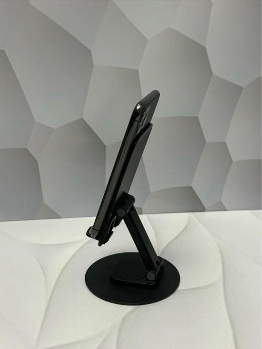 Iphon 11 pro 64 GB 79 yomks