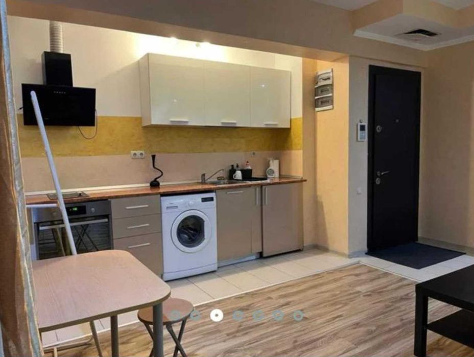 Vand garsoniera Cosmopolis