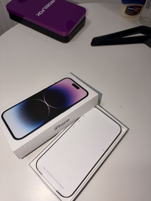 Vând Iphone 14 Pro Deep purple Impecabil + 5 Huse MOBILFOX CADOU
