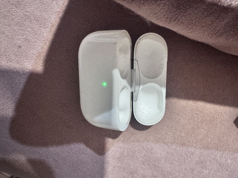Air pods pro 2 зарядный кейс