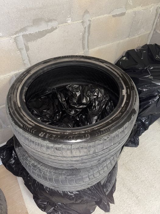 Goodyear EfficeintGrip 225/45 R18 -почти нови, 80% ресурс