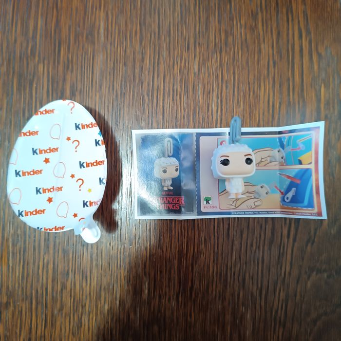 Продавам фигурки от сериала Stranger Things