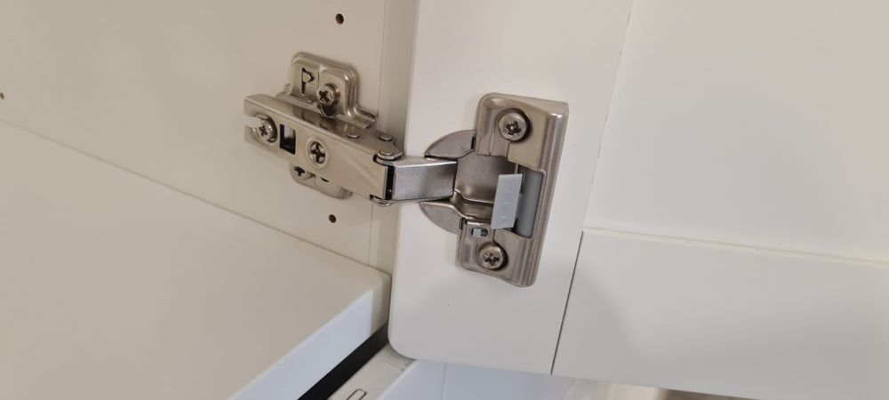 Vand doua dulapuri Ikea